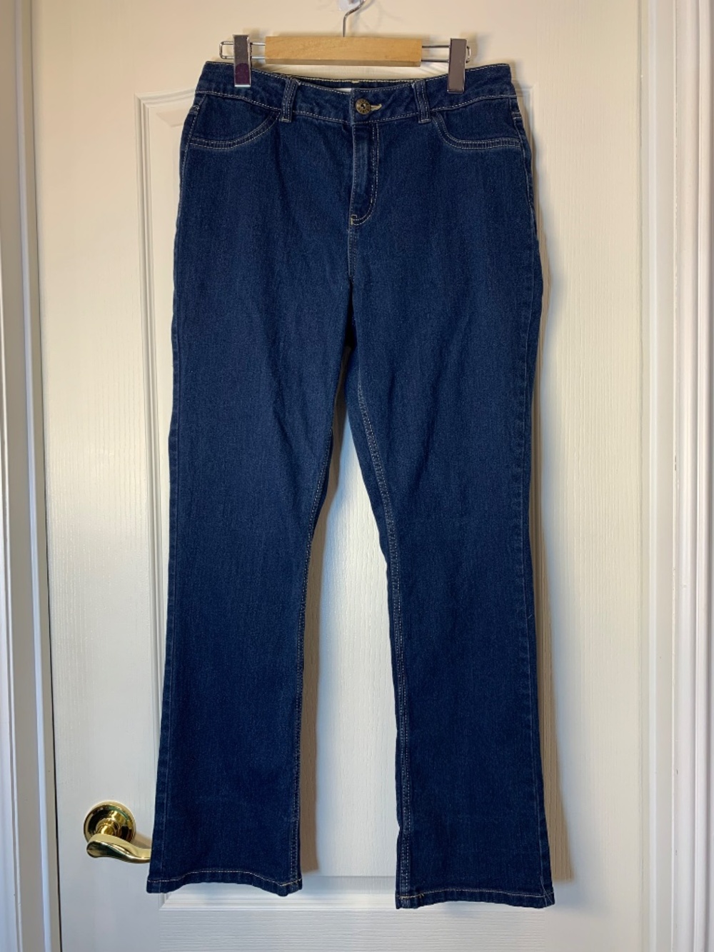 Women's Straight Leg Jeans in Dark Blue